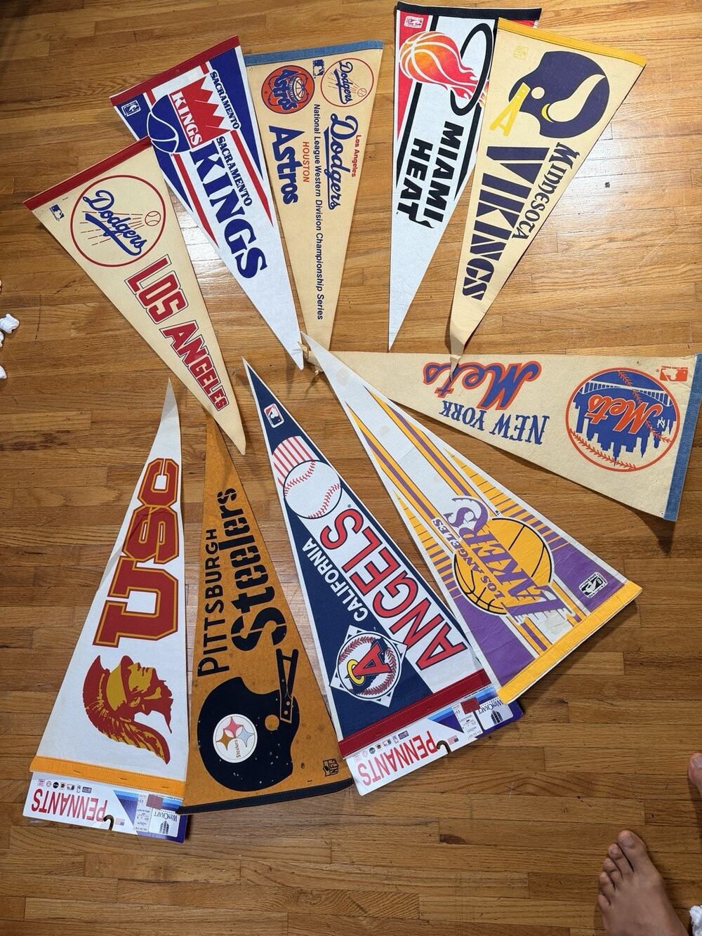 Vintage Sports Pennant Lot 10 NFL MLB NBA NCAA Dodgers Lakers Mets Angels